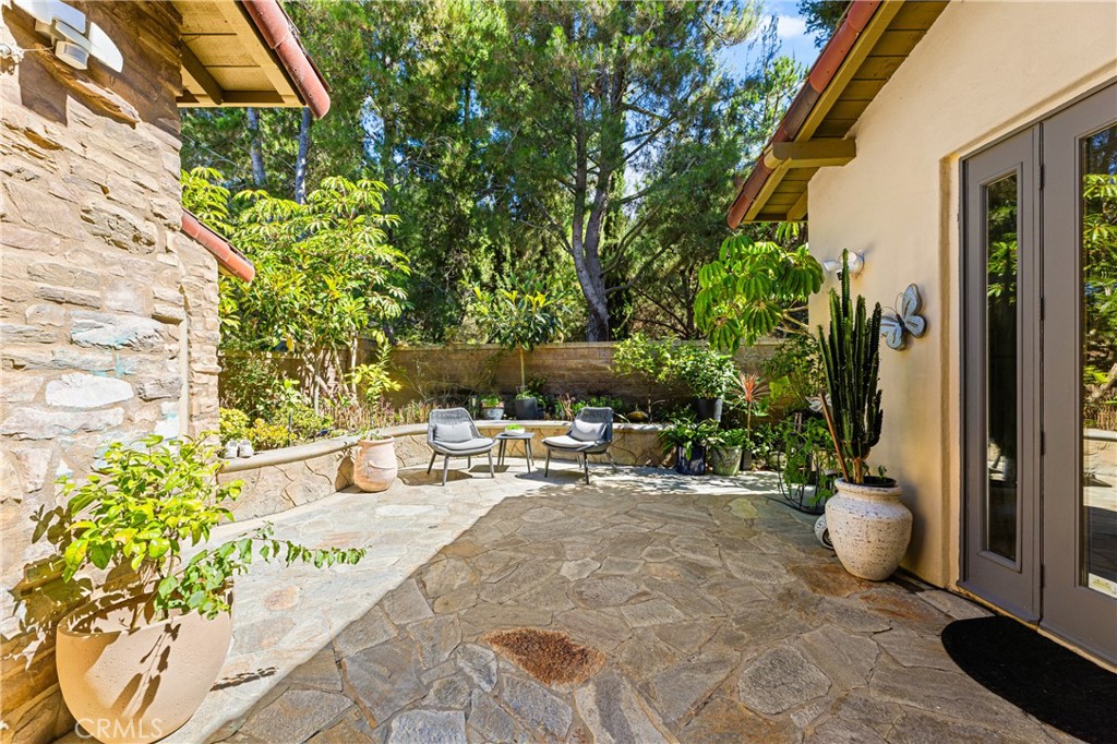 21 Rose Trellis Property Photo 10