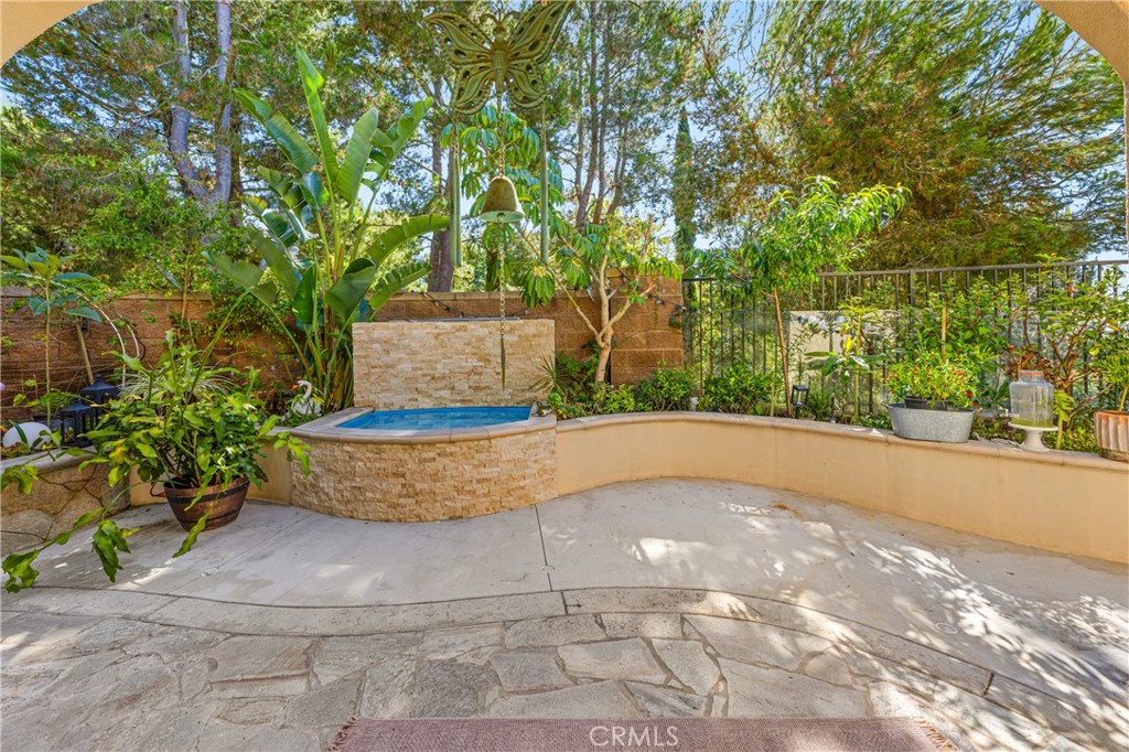21 Rose Trellis Property Photo 58