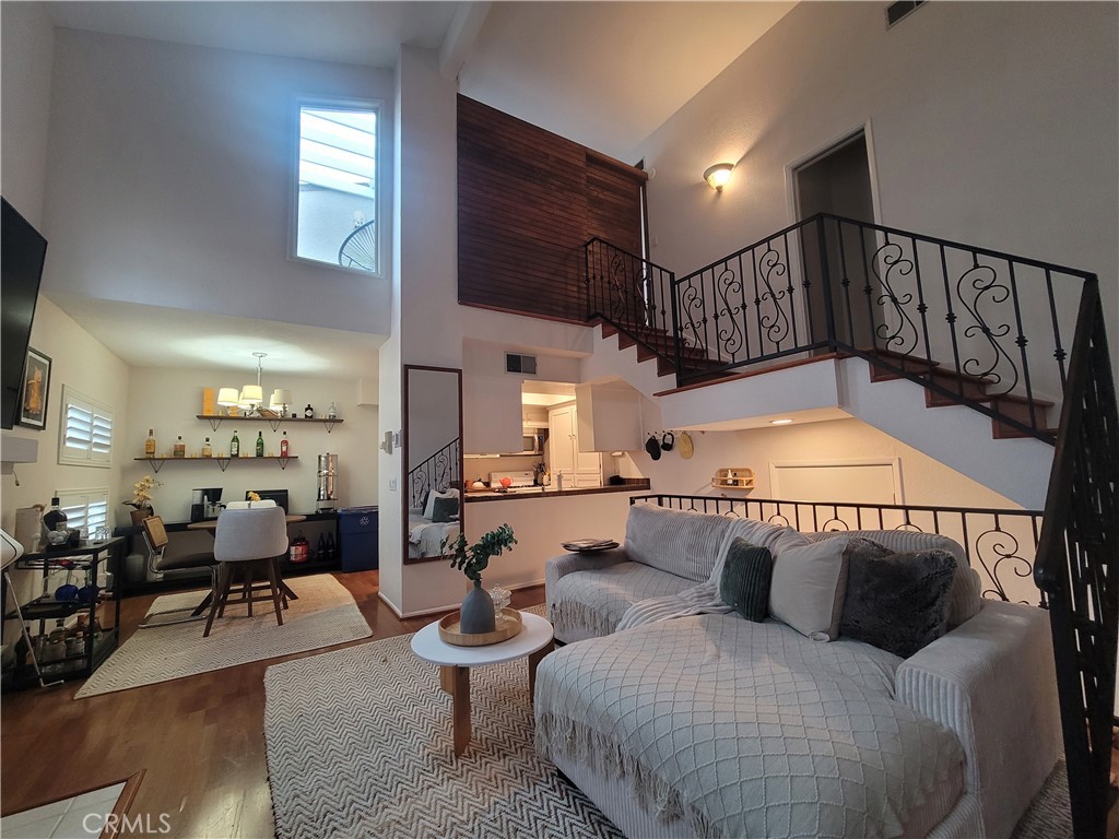 10365 Almayo Avenue 6 Property Photo 4