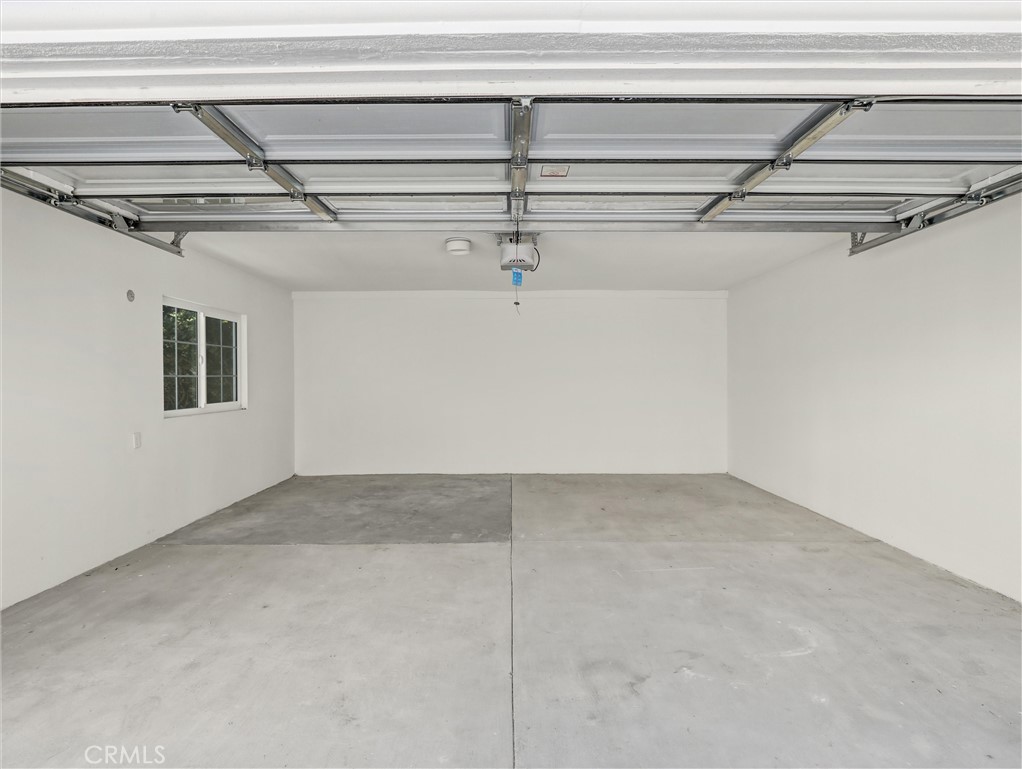 5738 S Mullen Avenue Property Photo 28