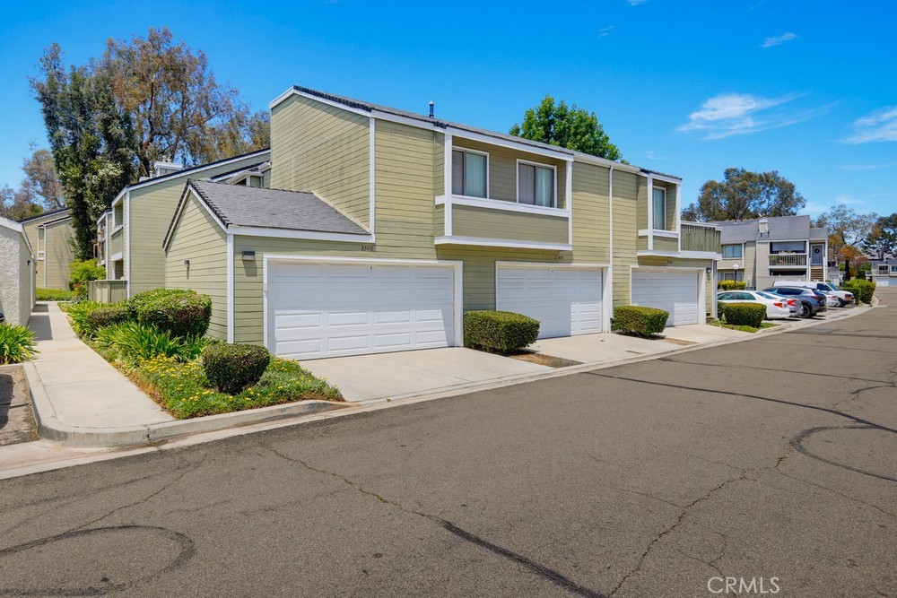 23411 Cambridge Property Photo 1