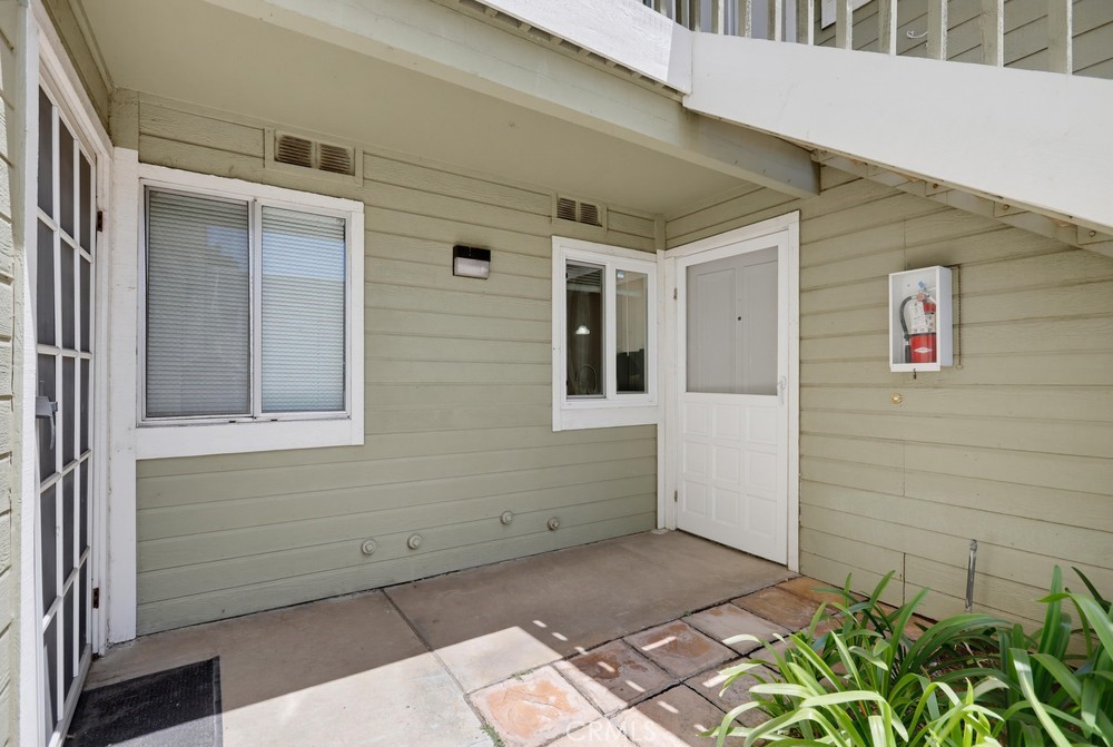 23411 Cambridge Property Photo 2