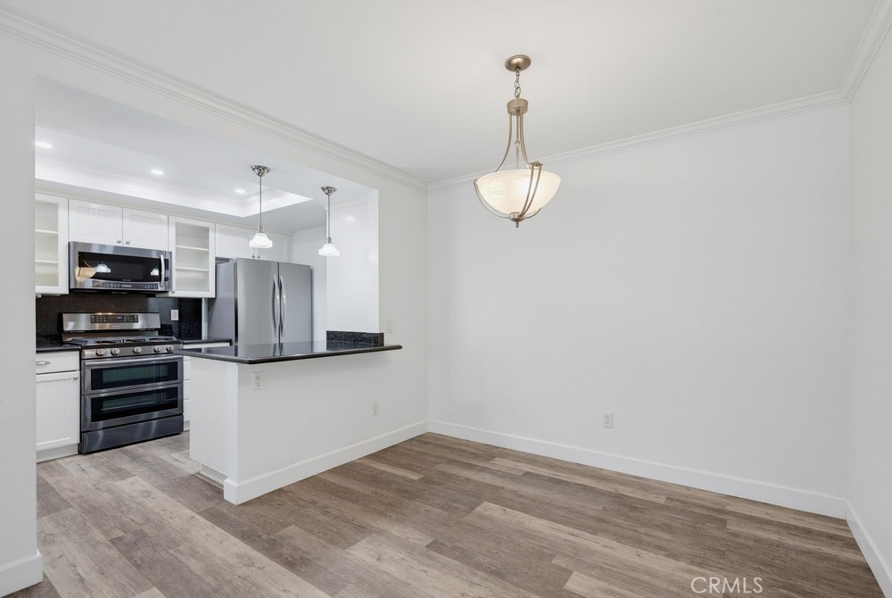 23411 Cambridge Property Photo 10