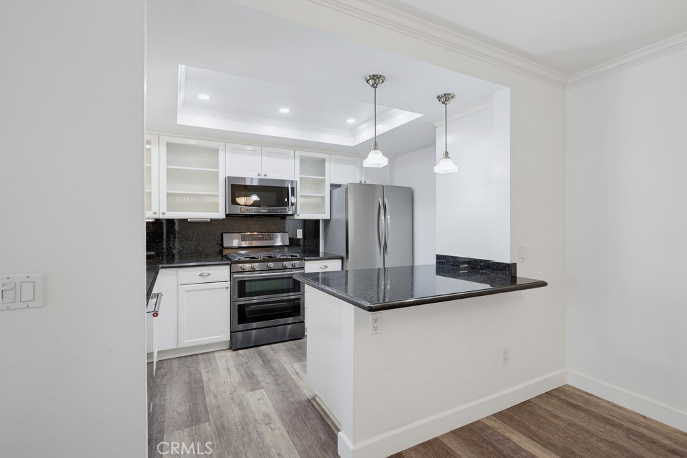 23411 Cambridge Property Photo 12