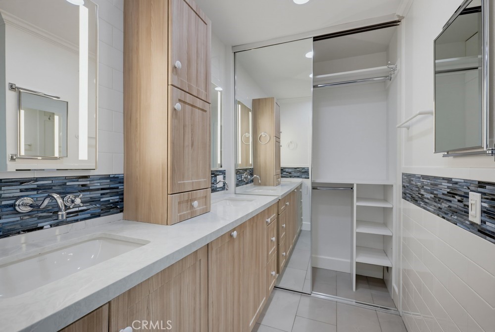23411 Cambridge Property Photo 35
