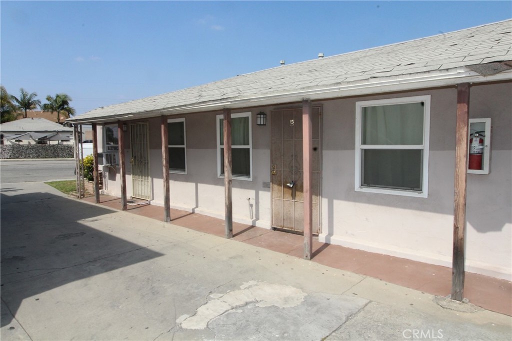 4986 Southern Avenue B Property Photo 2