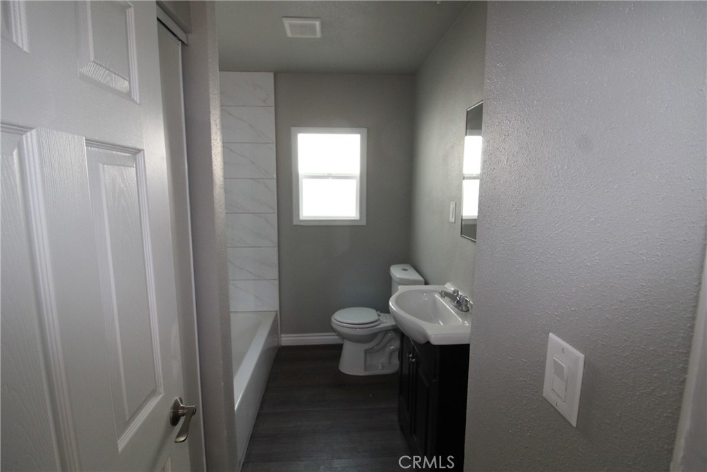 4986 Southern Avenue B Property Photo 5