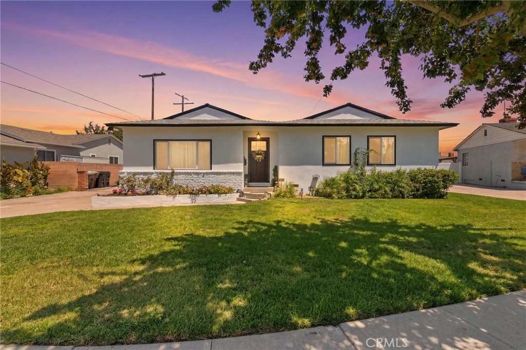 1427 E Hukee Property Photo 1