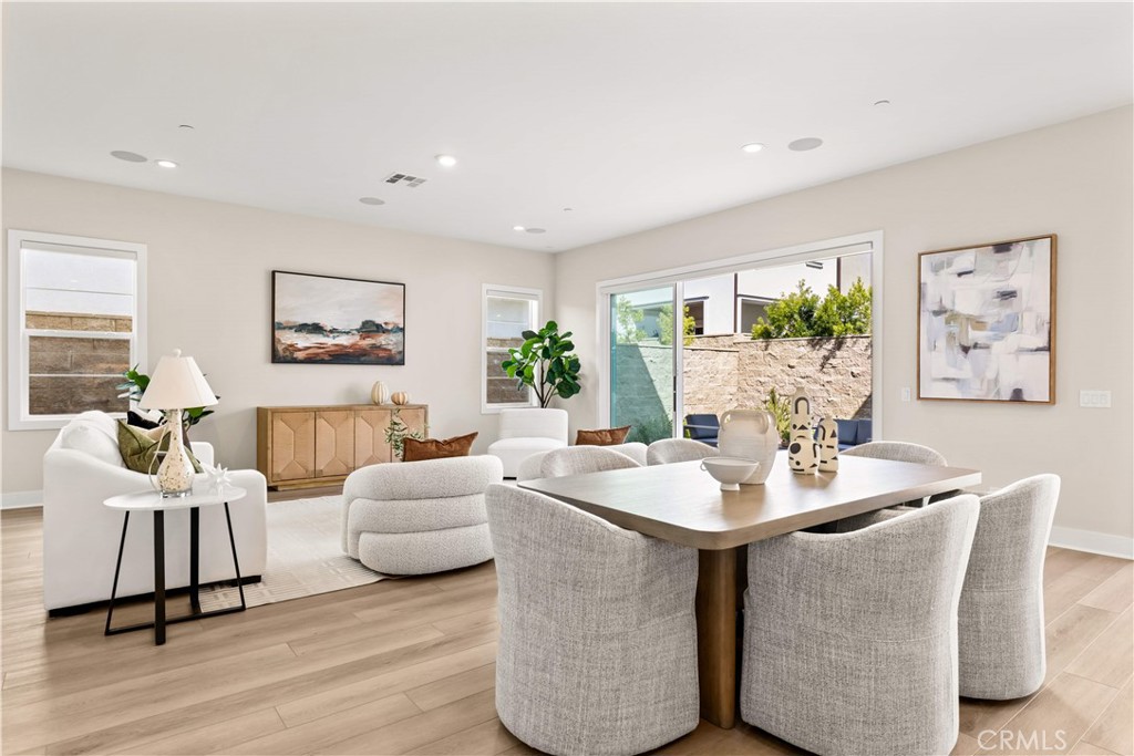 100 Walworth Property Photo 10