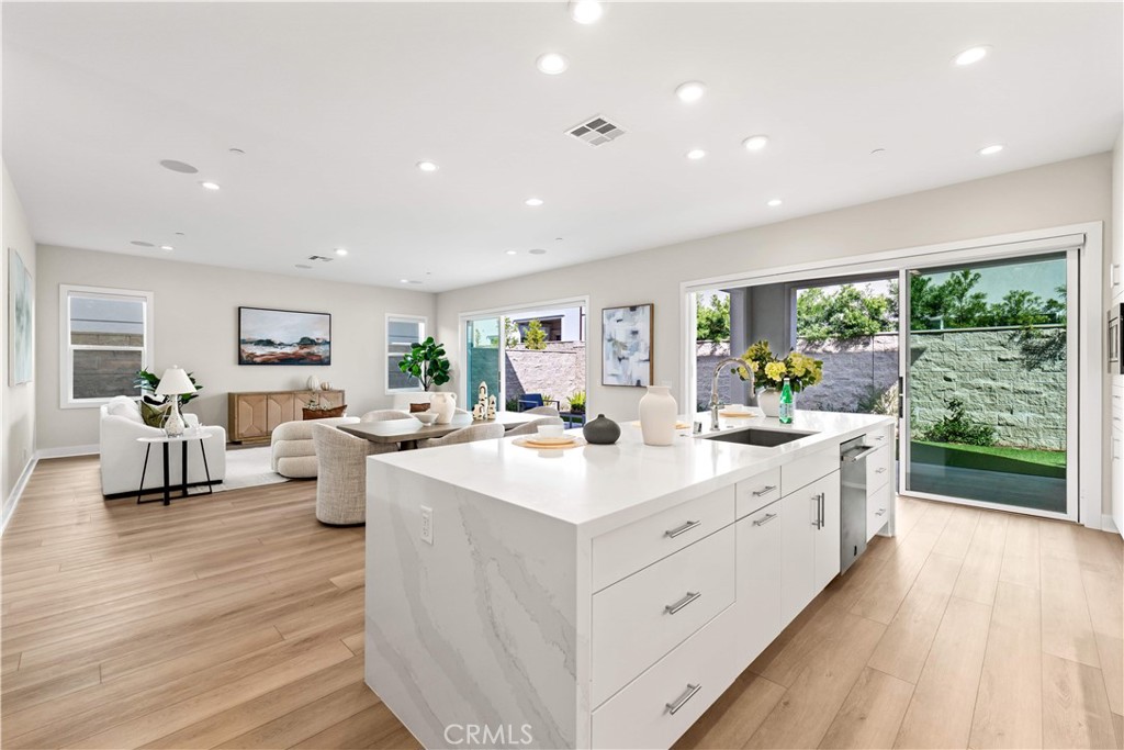 100 Walworth Property Photo 11