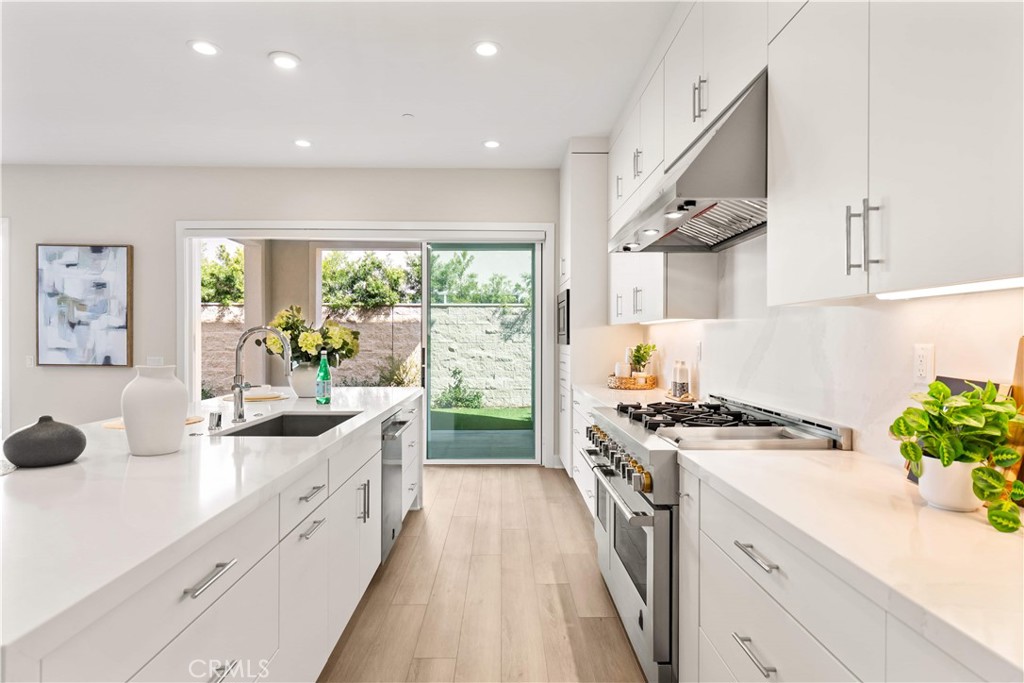 100 Walworth Property Photo 12