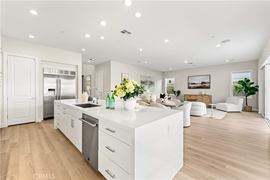 100 Walworth Property Photo 13