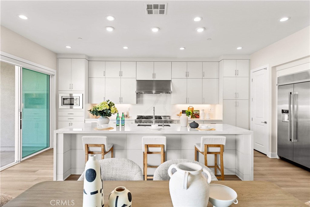 100 Walworth Property Photo 17