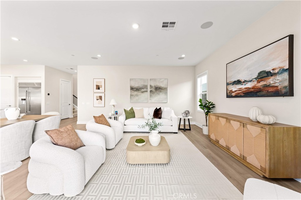 100 Walworth Property Photo 23