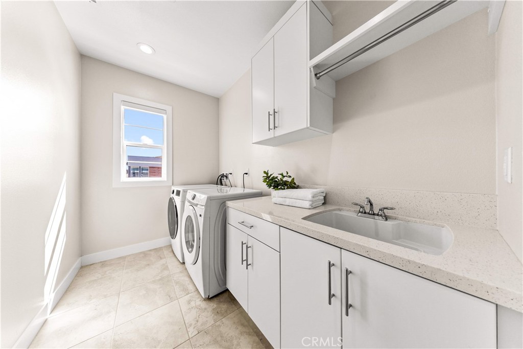 100 Walworth Property Photo 28