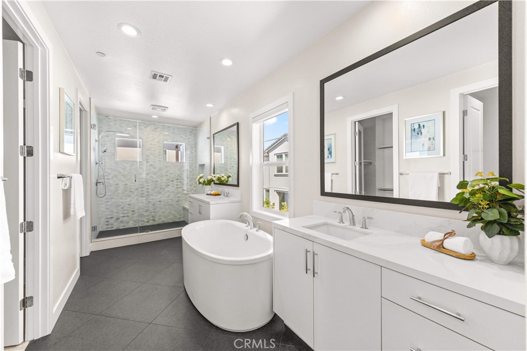 100 Walworth Property Photo 34