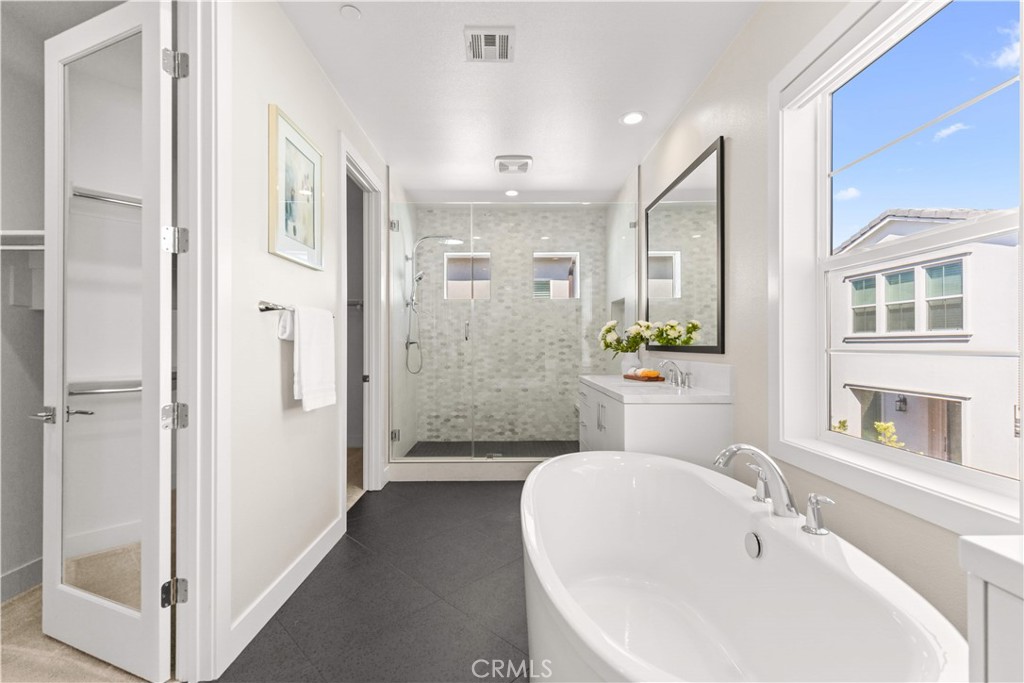 100 Walworth Property Photo 35