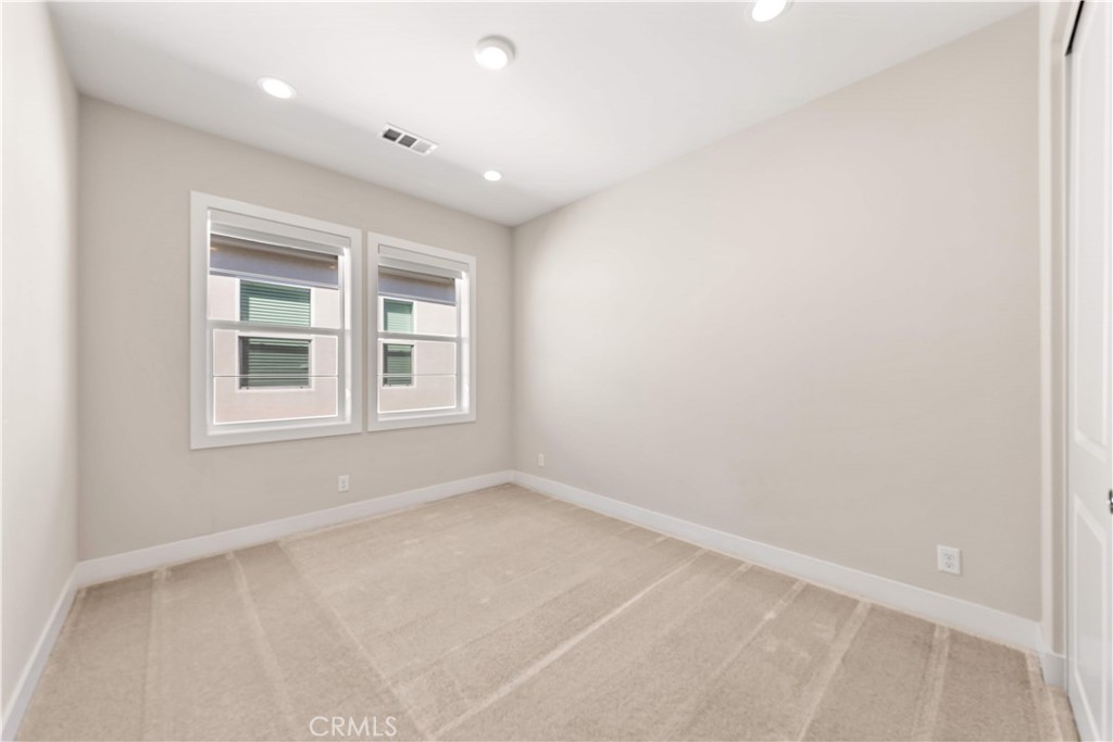 100 Walworth Property Photo 49