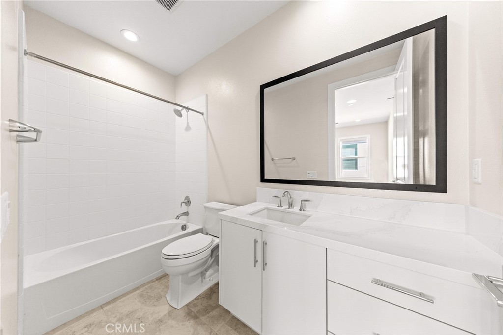 100 Walworth Property Photo 51