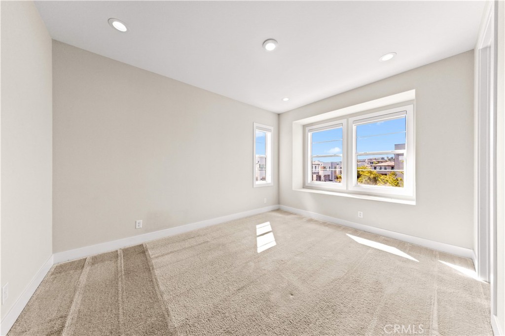 100 Walworth Property Photo 55