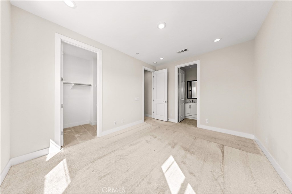 100 Walworth Property Photo 56