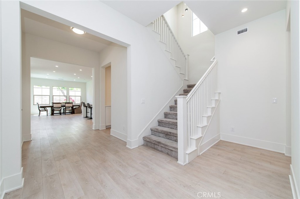 133 Hyperion Property Photo 3