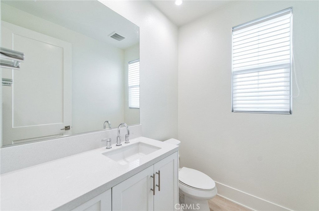 133 Hyperion Property Photo 7