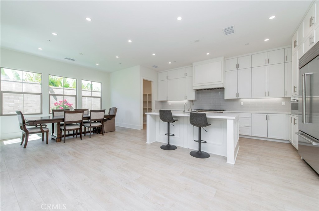 133 Hyperion Property Photo 8