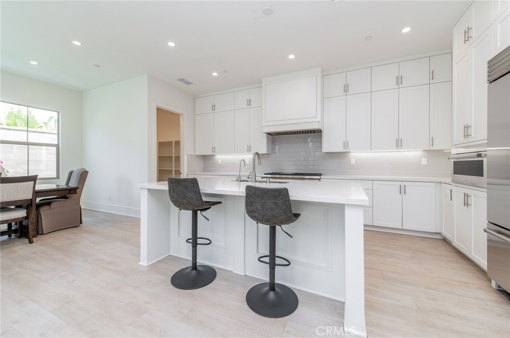 133 Hyperion Property Photo 9