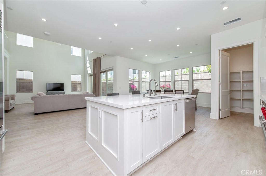 133 Hyperion Property Photo 14