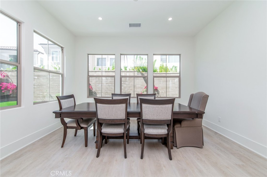 133 Hyperion Property Photo 15