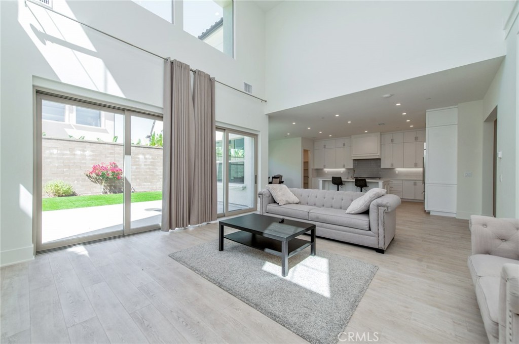 133 Hyperion Property Photo 19