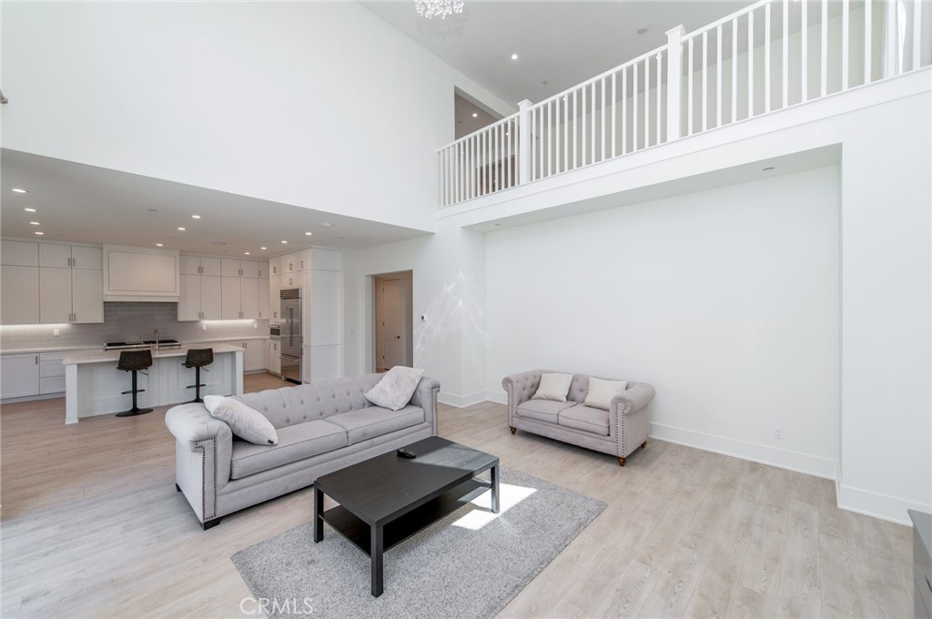 133 Hyperion Property Photo 20