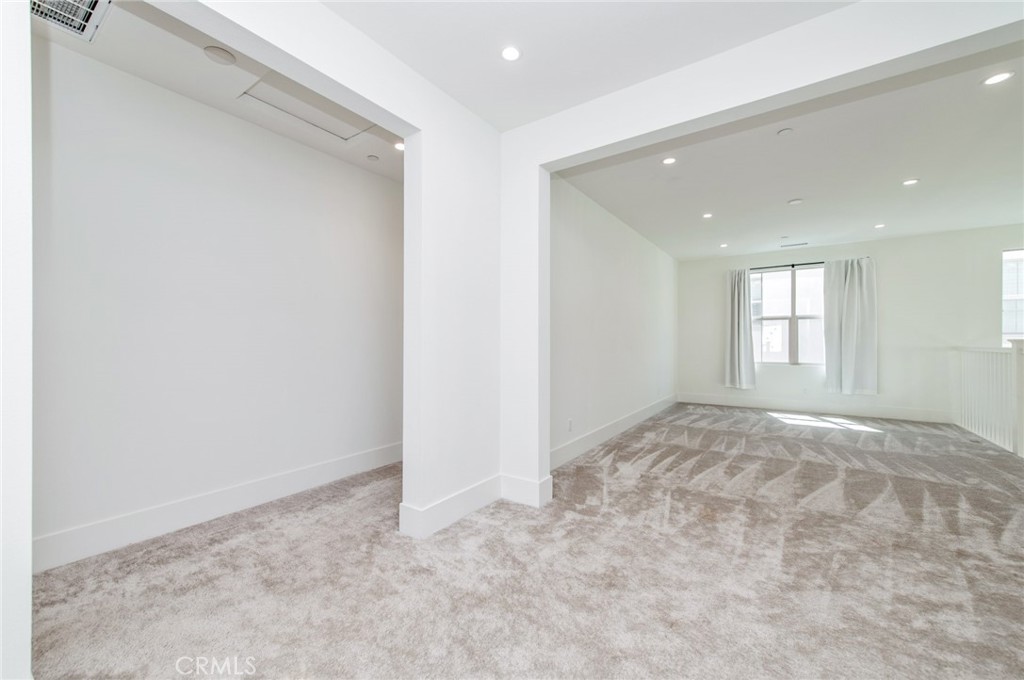 133 Hyperion Property Photo 24