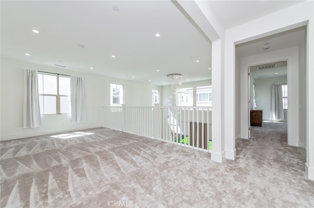 133 Hyperion Property Photo 25