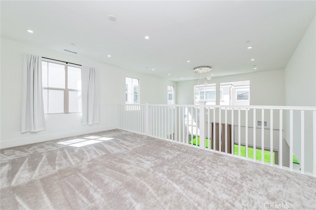 133 Hyperion Property Photo 26