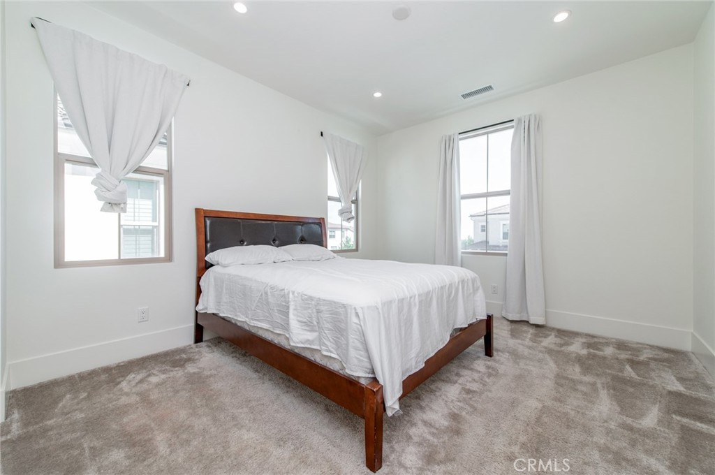 133 Hyperion Property Photo 29