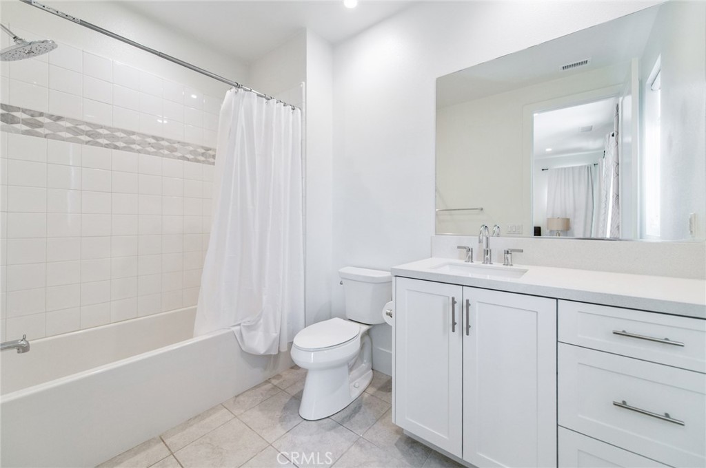 133 Hyperion Property Photo 32