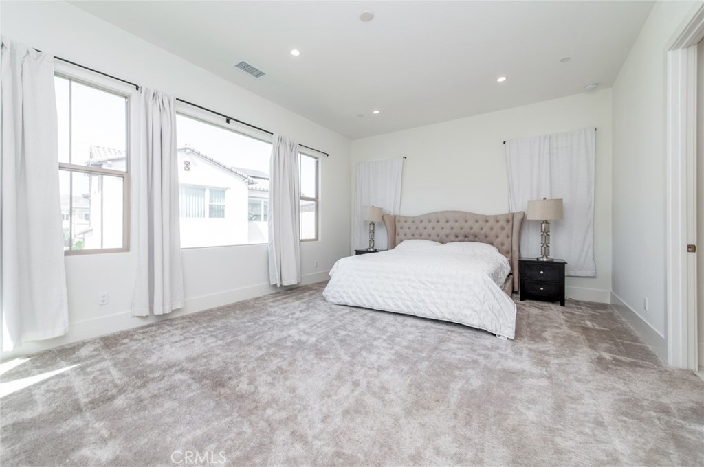 133 Hyperion Property Photo 33
