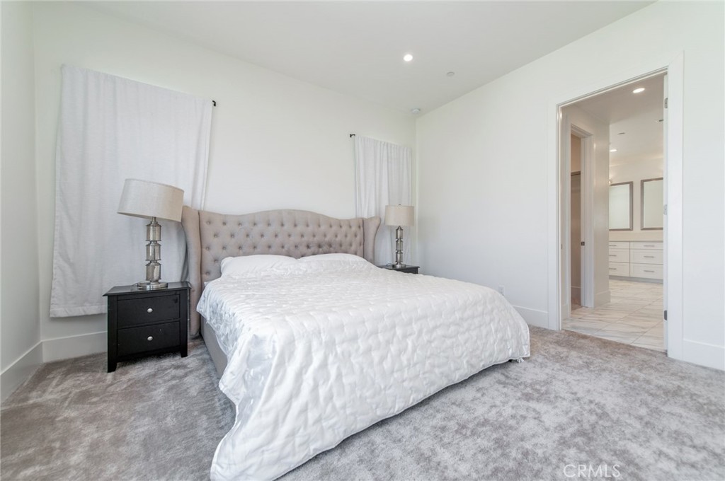 133 Hyperion Property Photo 35