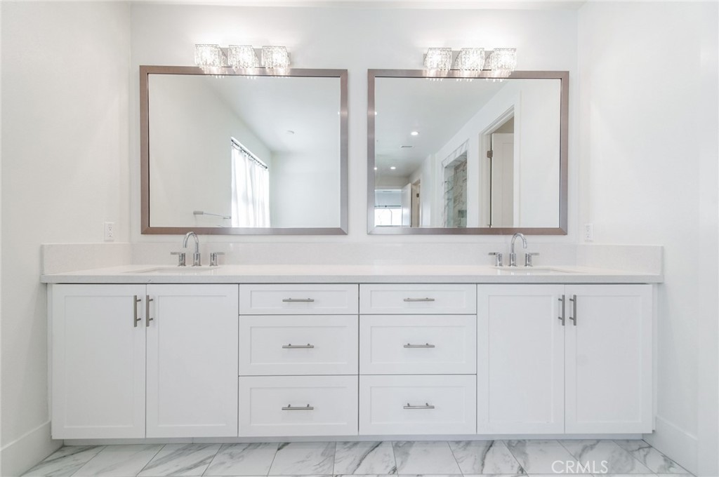 133 Hyperion Property Photo 37
