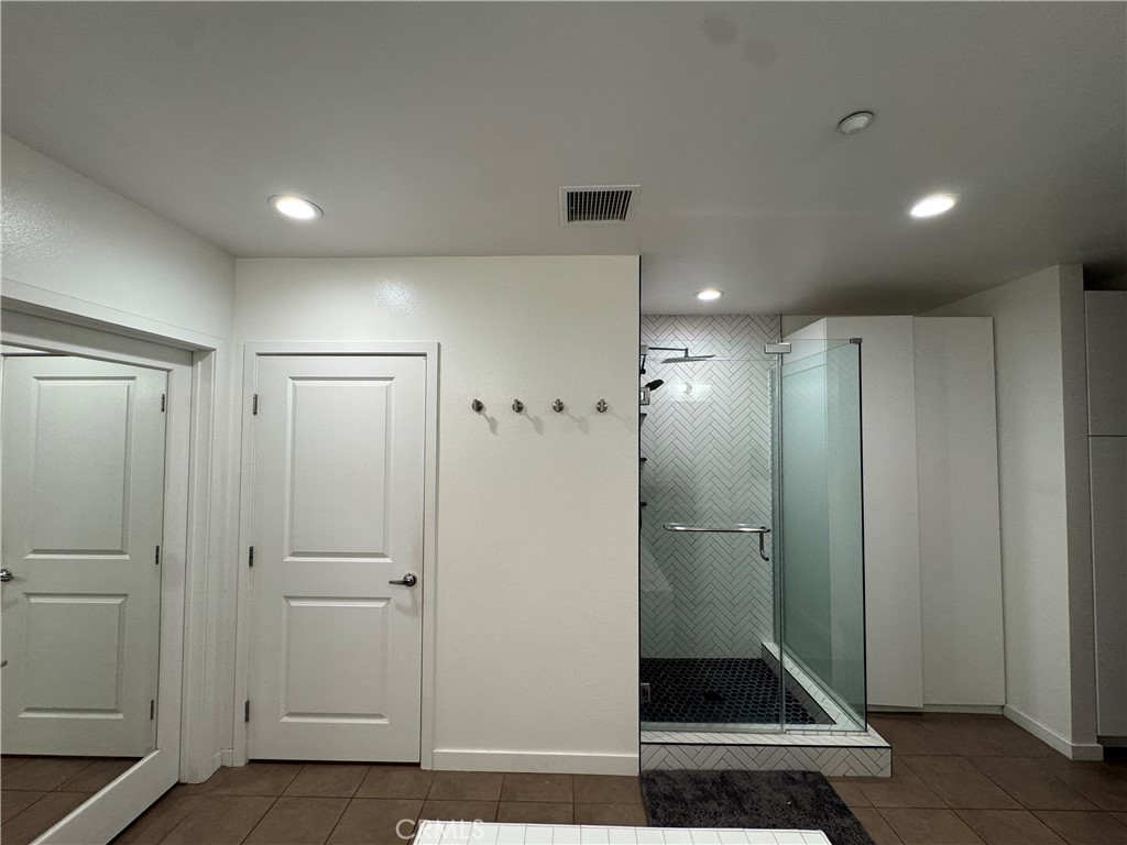 21 Gramercy 218 Property Photo 27