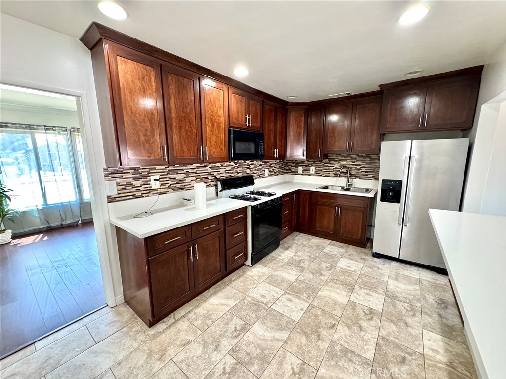 14539 Painter Avenue Property Photo 4