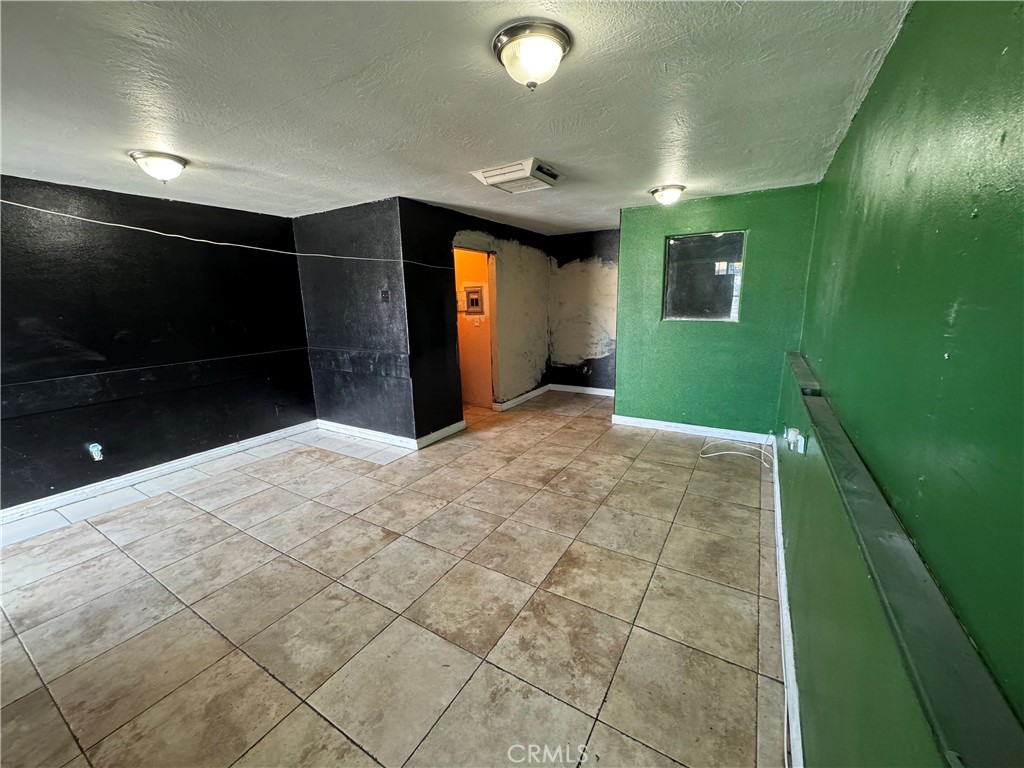 1661 W Base Line Property Photo 3