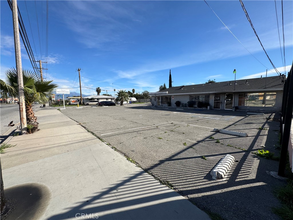 1661 W Base Line Property Photo 9