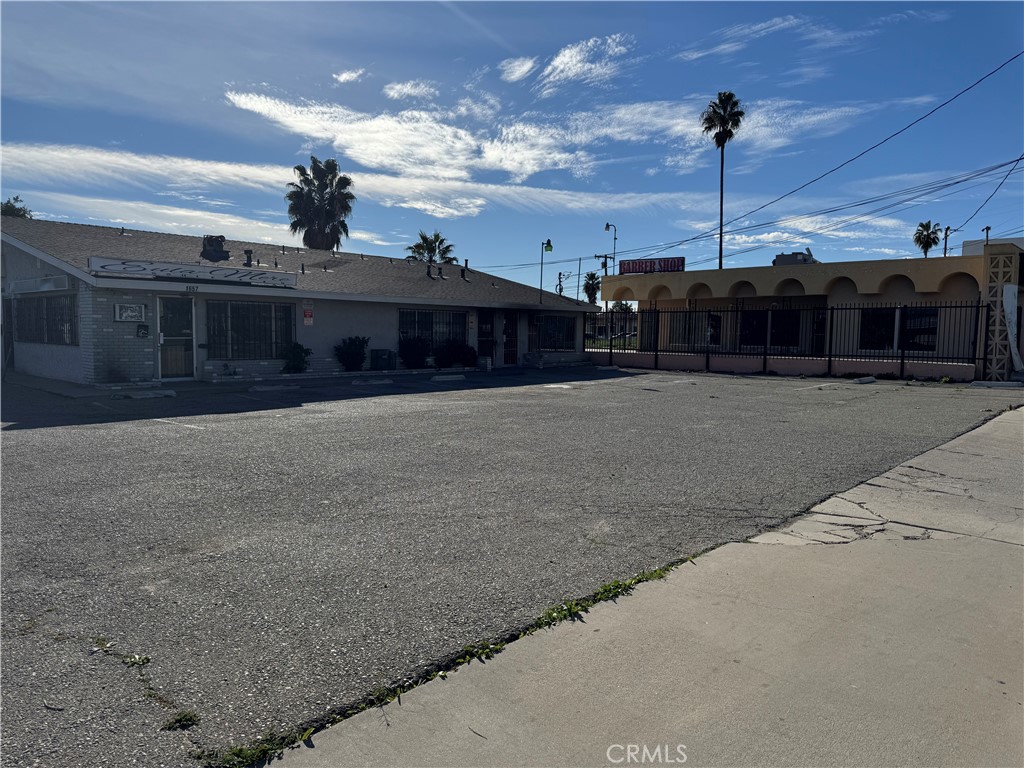 1661 W Base Line Property Photo 11