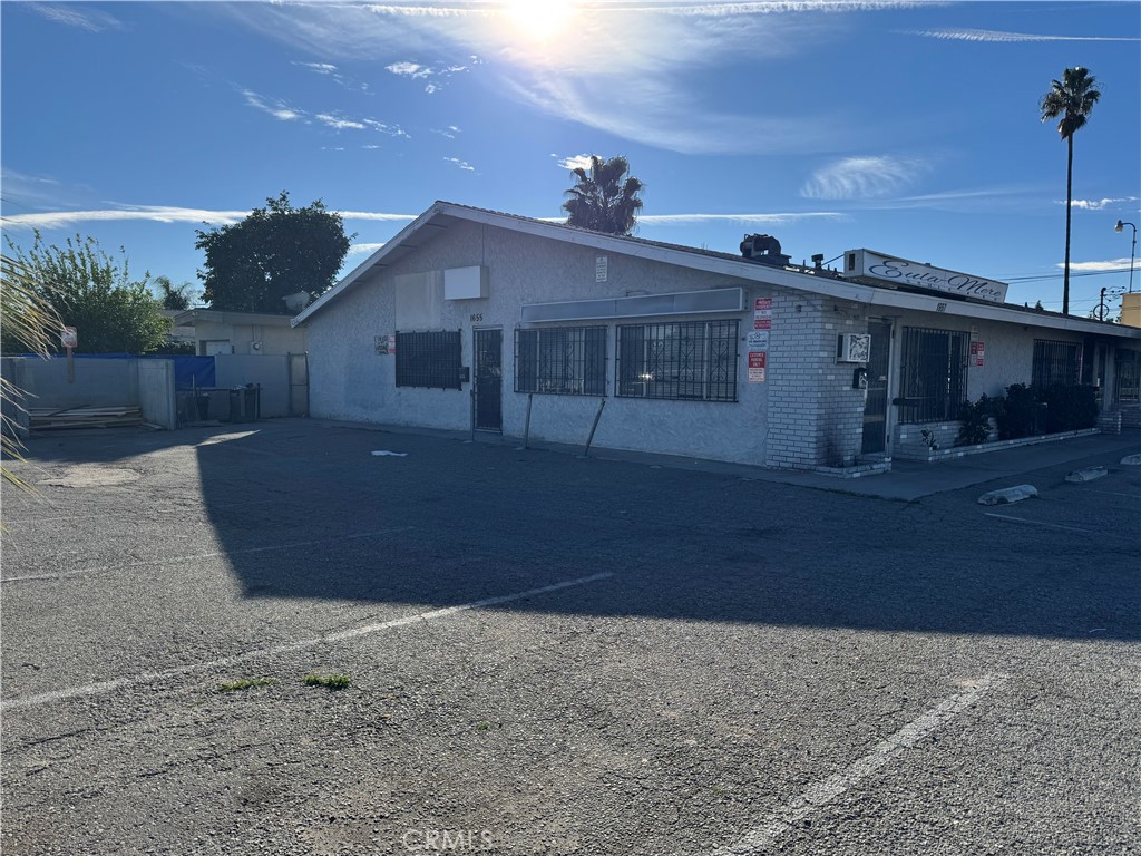 1661 W Base Line Property Photo 14