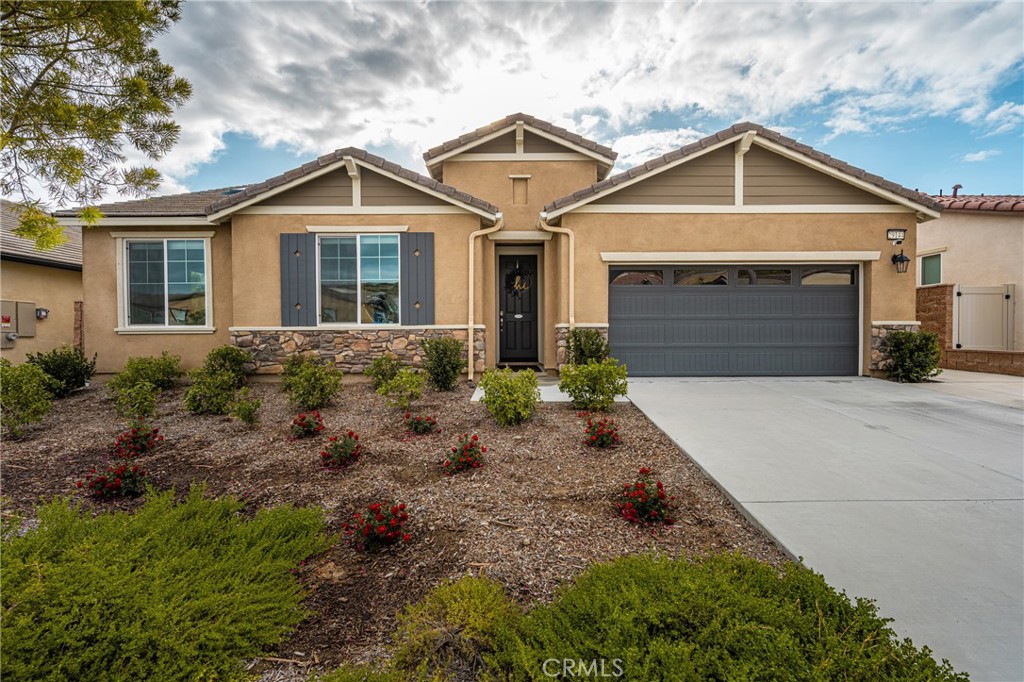 29144 Oak Grove Property Photo 3