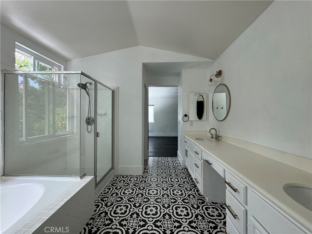 28 Deerwood Property Photo 16