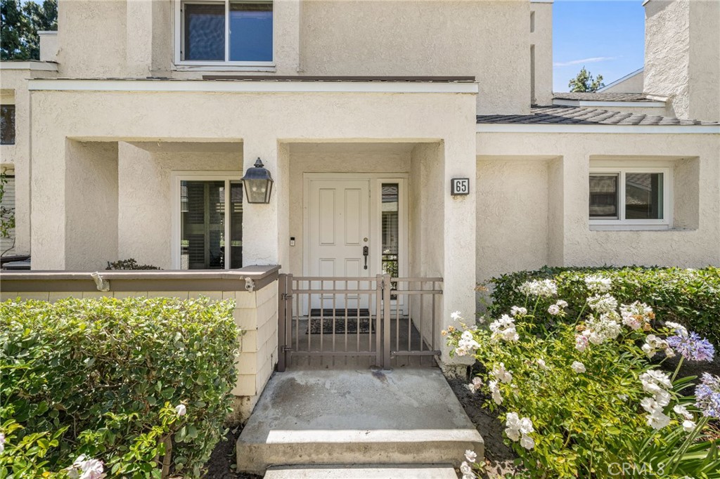 65 Claret Property Photo 2